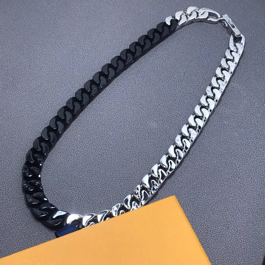 EN – Lux LV Necklaces 062