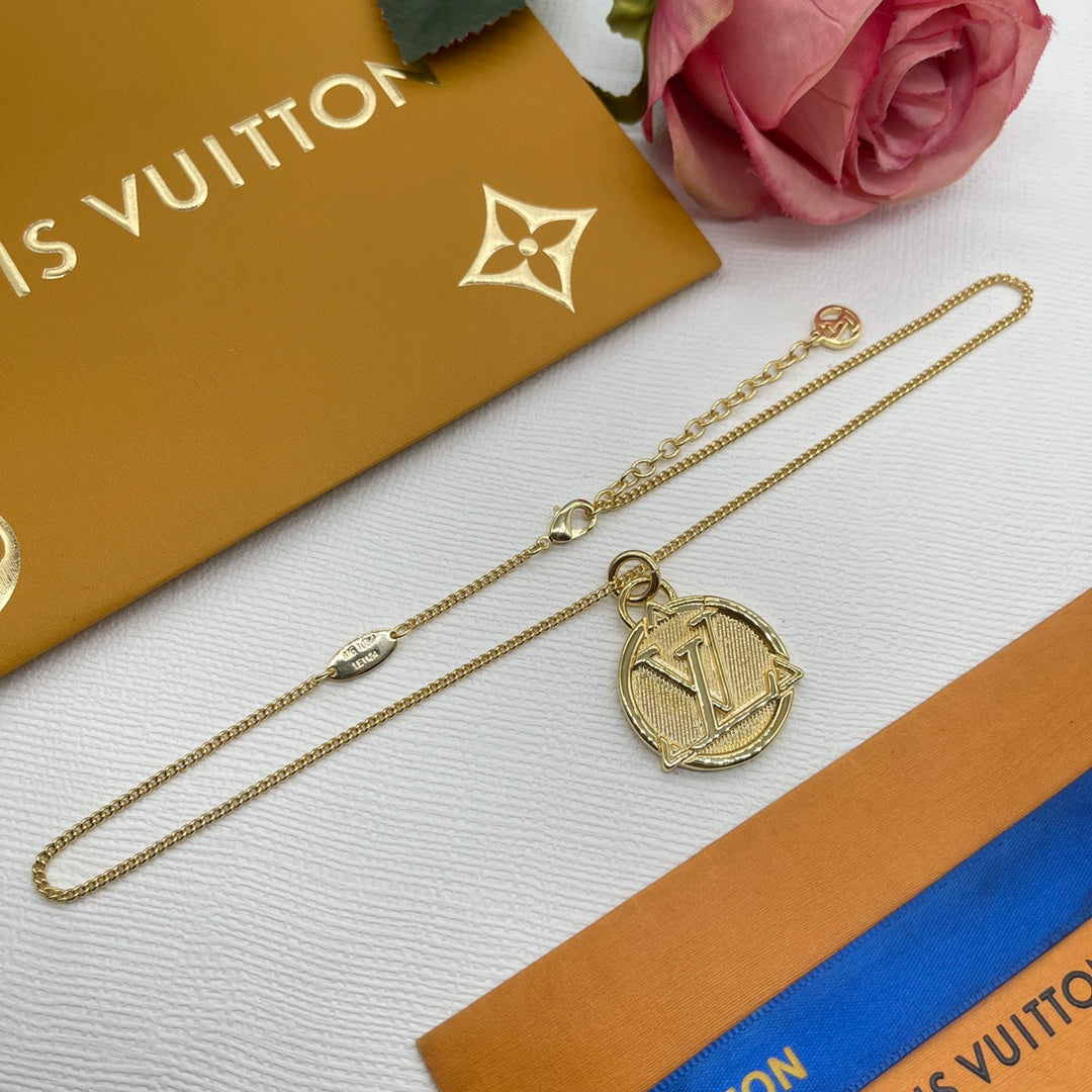 EN – Lux LV Necklaces 064
