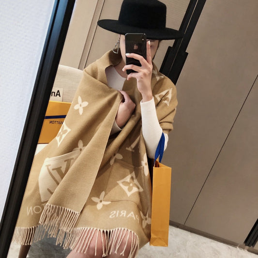 EN – Luxury LUV Scarf 011