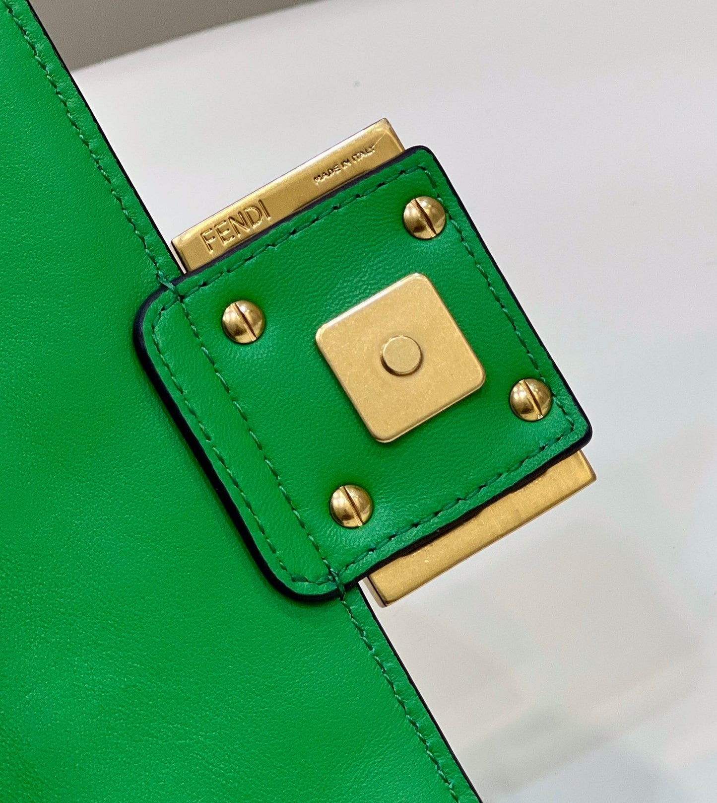FI Baguette Green For Women, Handbags, Shoulder And Crossbody Bags 7.5in/19cm FF 8BS017