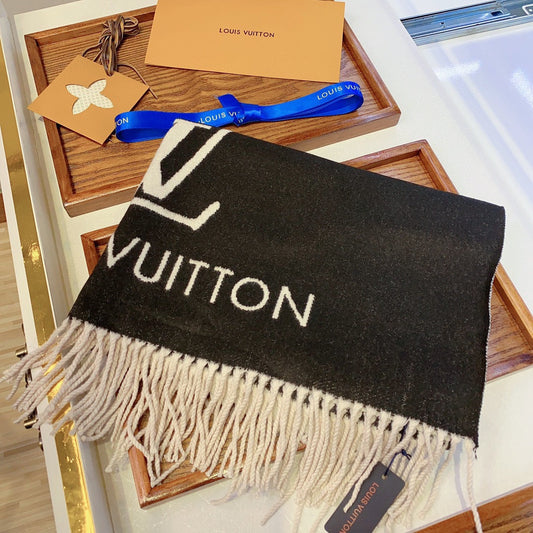 EN – Luxury LUV Scarf 036