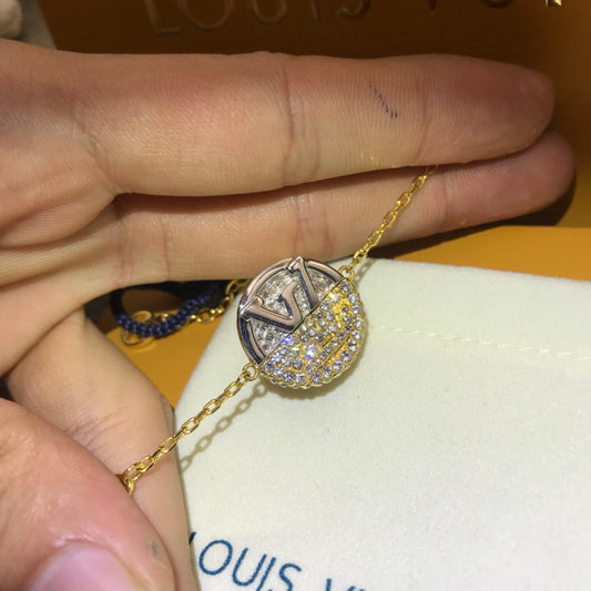 EN – Lux LV Necklaces 095