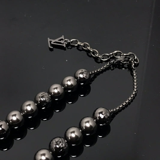 EN – Lux LV Necklaces 005