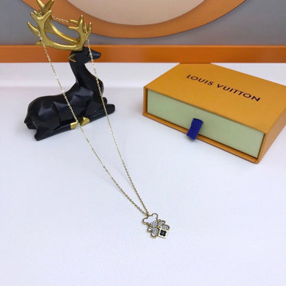 EN – Lux Necklace LUV009