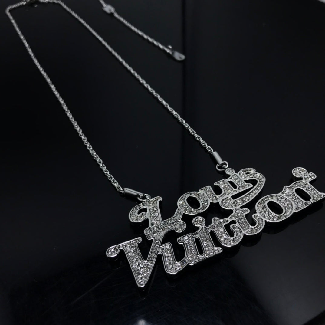 EN – Lux LV Necklaces 057