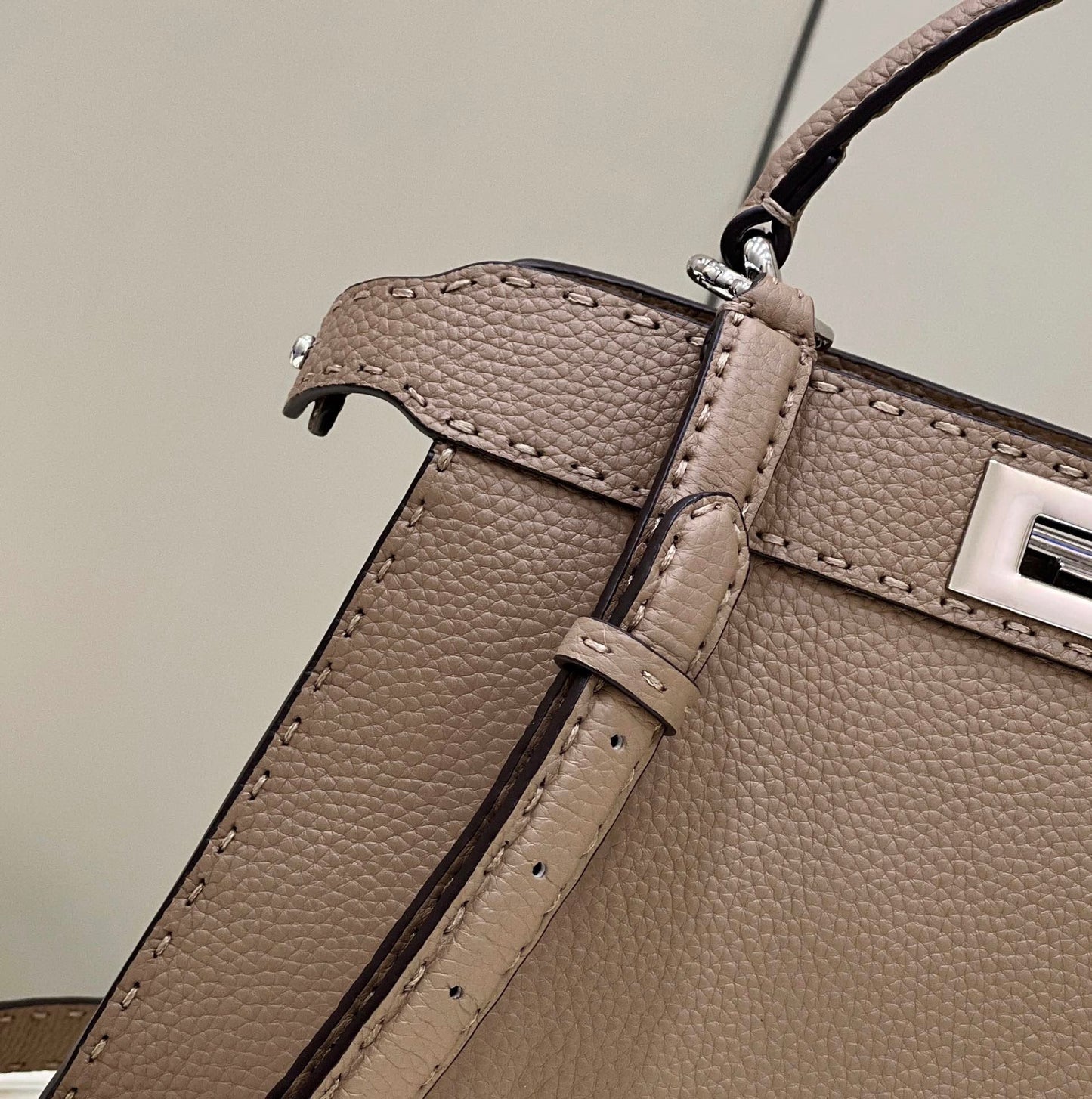 FI Peekaboo ISeeU Medium Brown For Women, Handbags, Shoulder Bags 13.1in/33.5cm FF