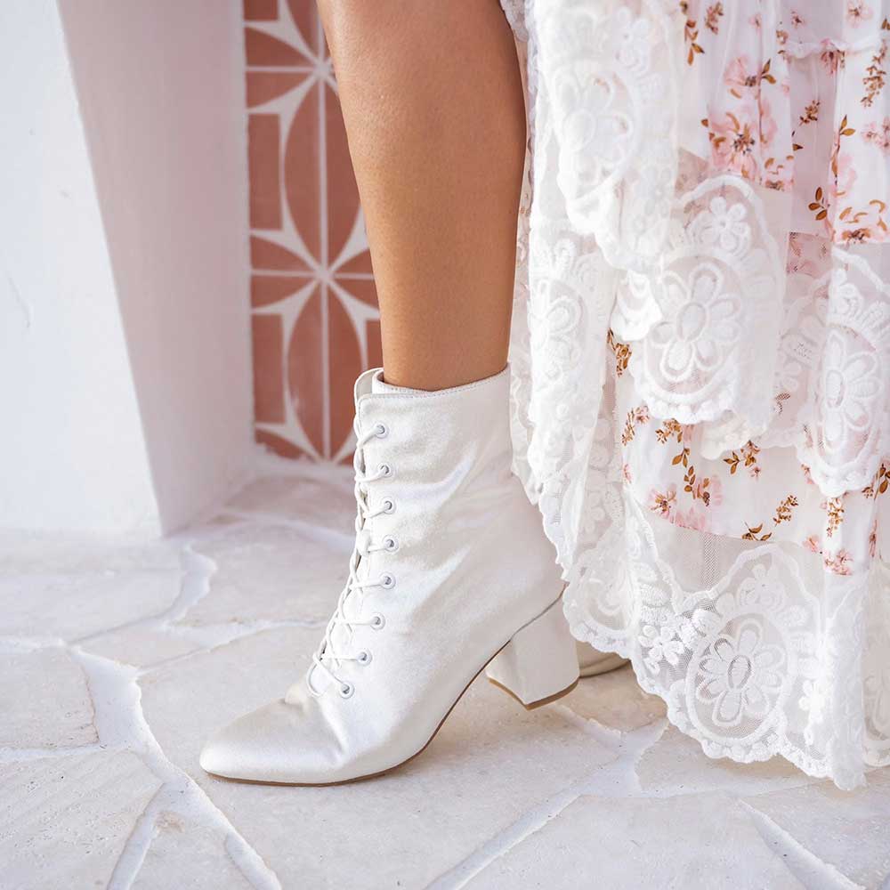 Elegant Ivory Velvet Bridal Shoes Lace Up Chunky Heel Ankle Boots