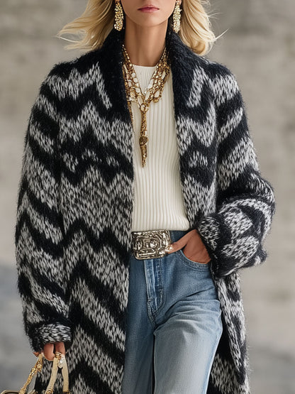 Fashion Retro Black And White Zigzag Striped Knitted Cardigan