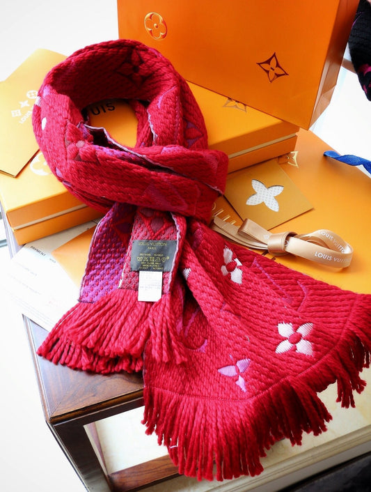 EN – Luxury LUV Scarf 002