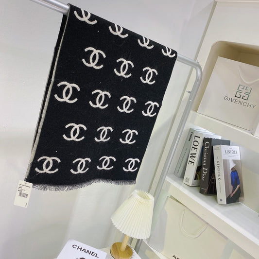 EN – Luxury CHL Scarf 009