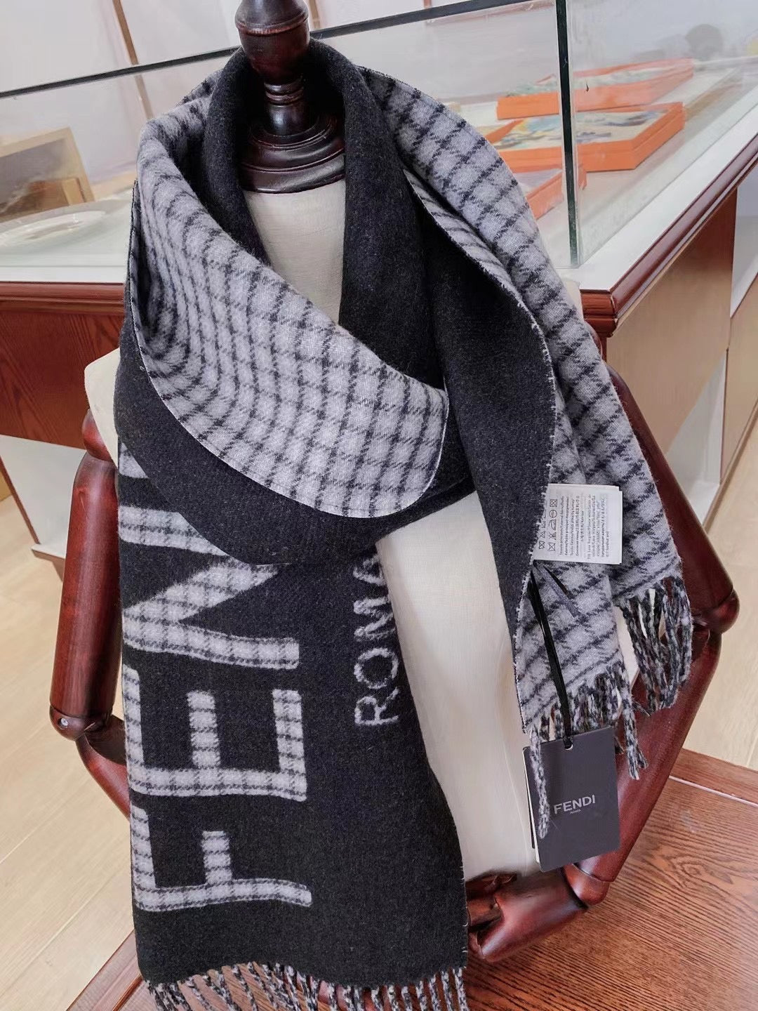 EN – Luxury FEI Scarf 010
