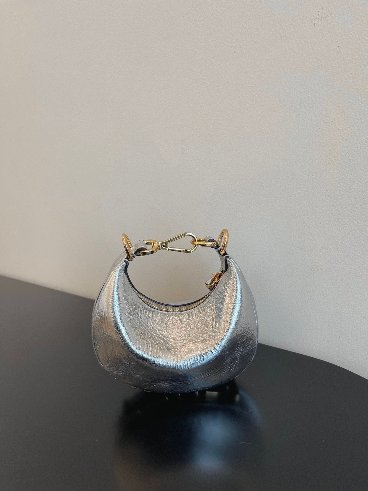 FI Nano FIgraphy Silver For Women, Handbags 6.7in/17cm FF 7AS089AISPF1HIC
