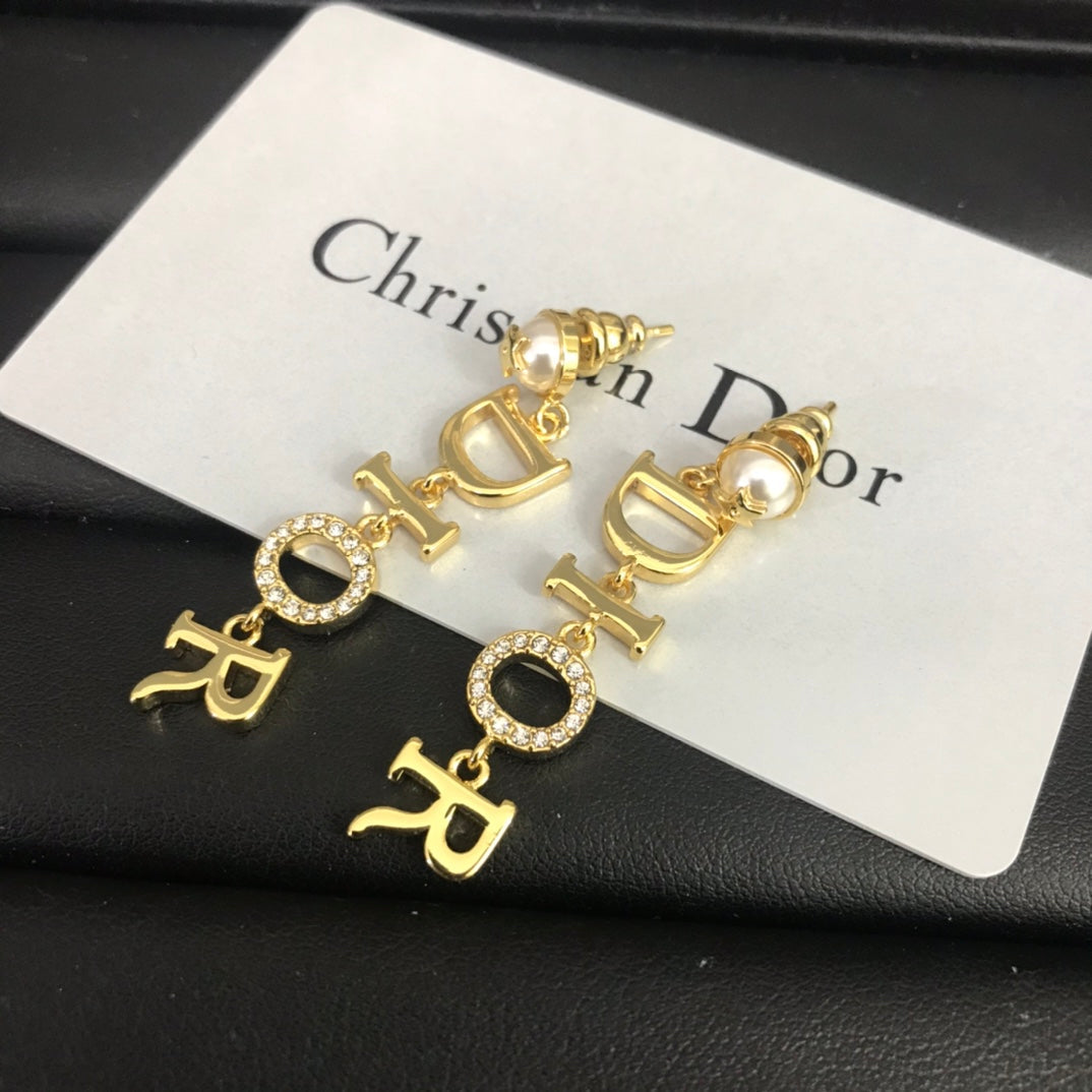 EN – Lux Earring DIR 001
