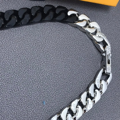 EN – Lux LV Necklaces 062