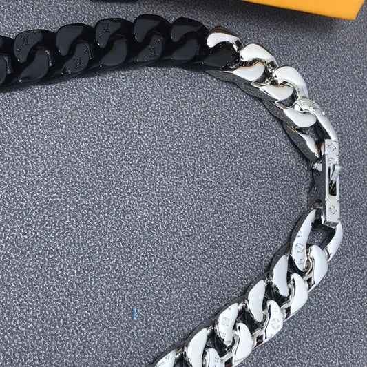 EN – Lux LV Necklaces 062