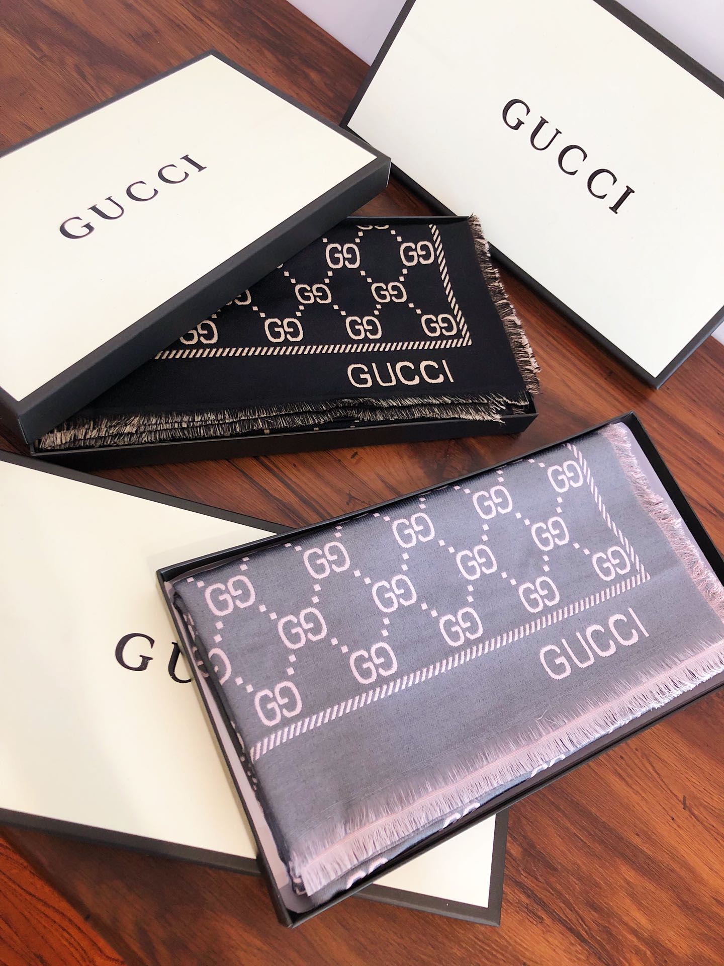 EN – Luxury GCI Scarf 028