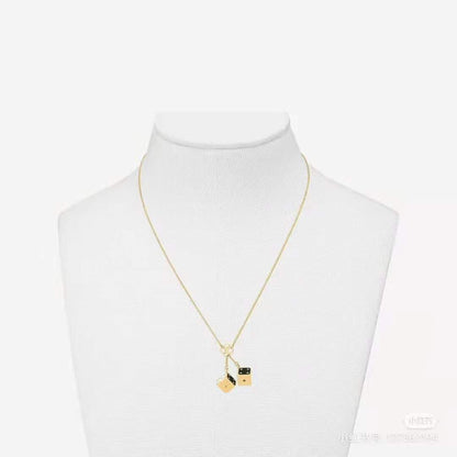 EN – Lux LV Necklaces 008