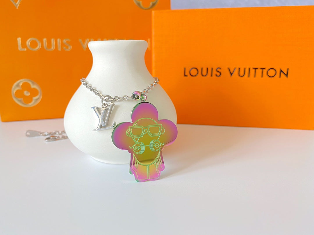 EN – Lux LV Necklaces 072