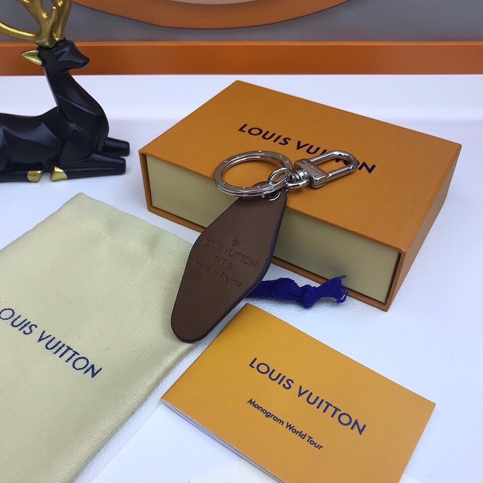 EN – Lux Keychains LUV 008