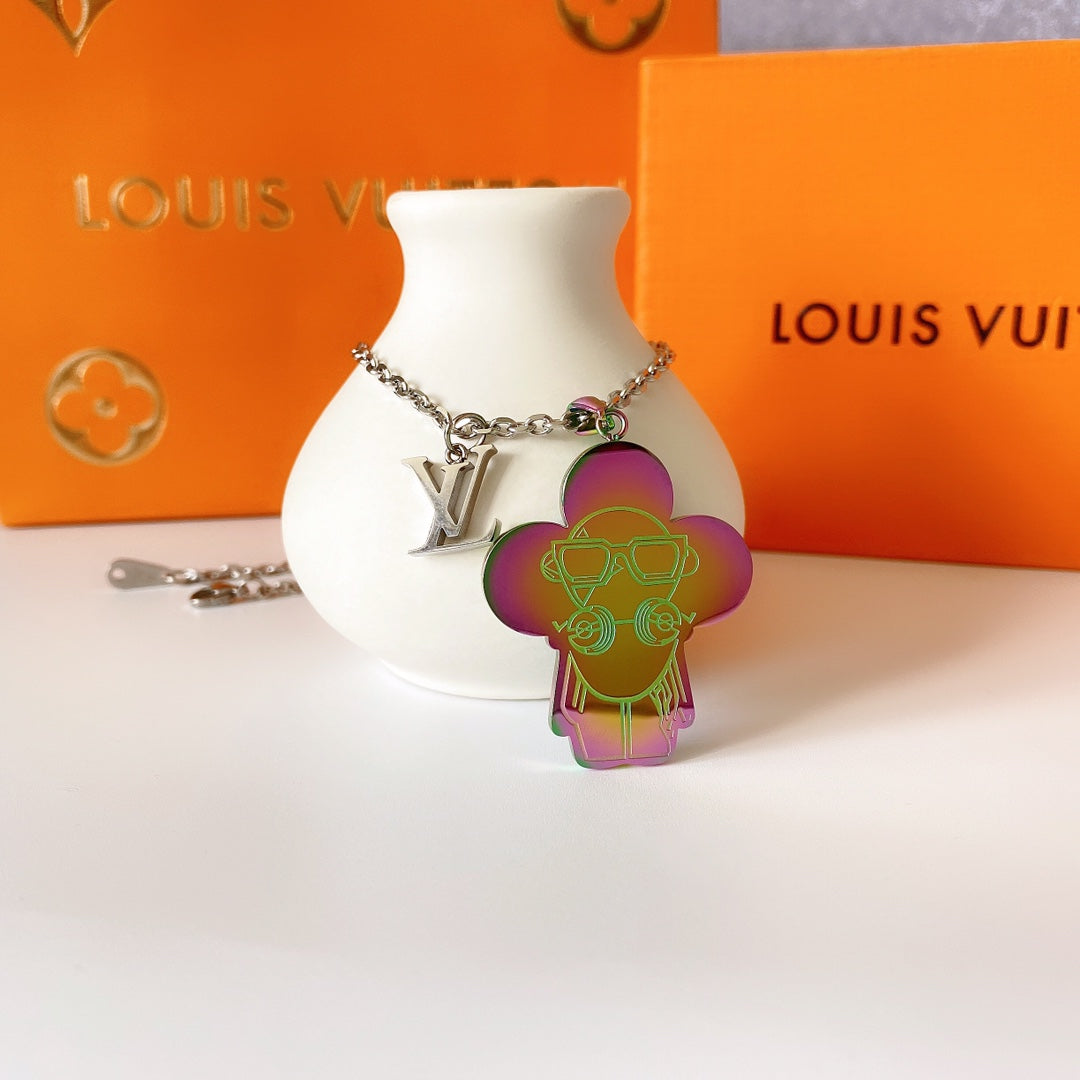 EN – Lux LV Necklaces 072