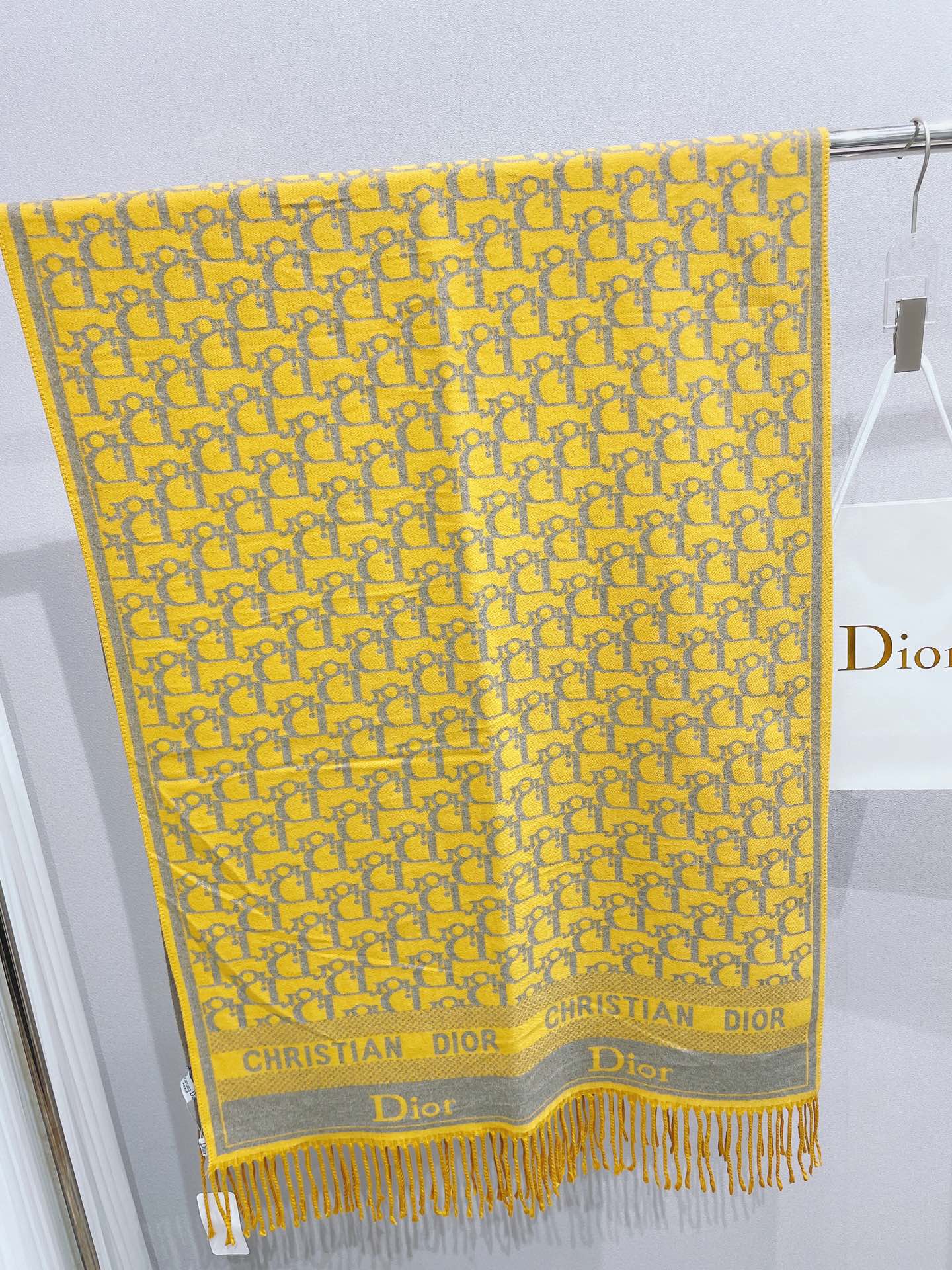 EN – Luxury DIR Scarf 005