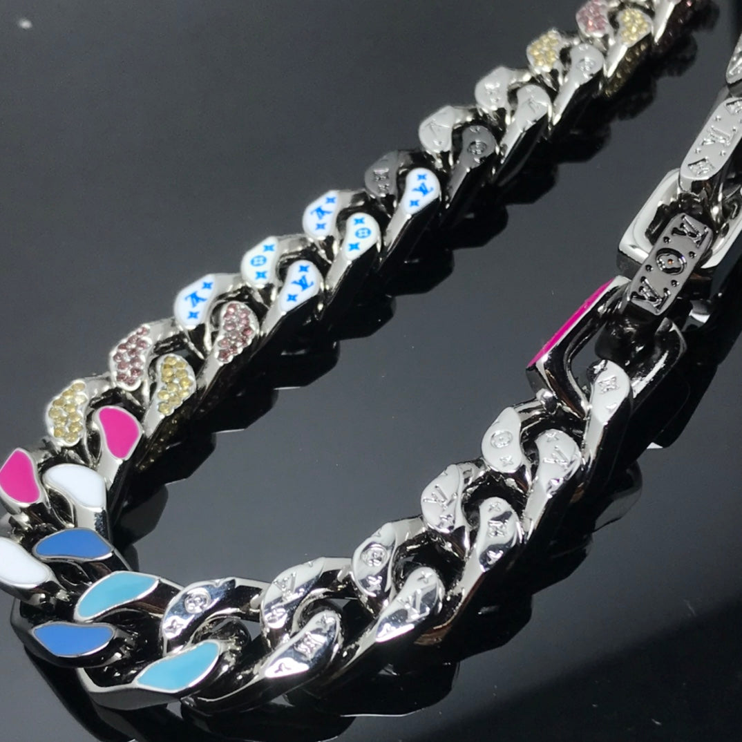 EN – Lux LV Necklaces 039