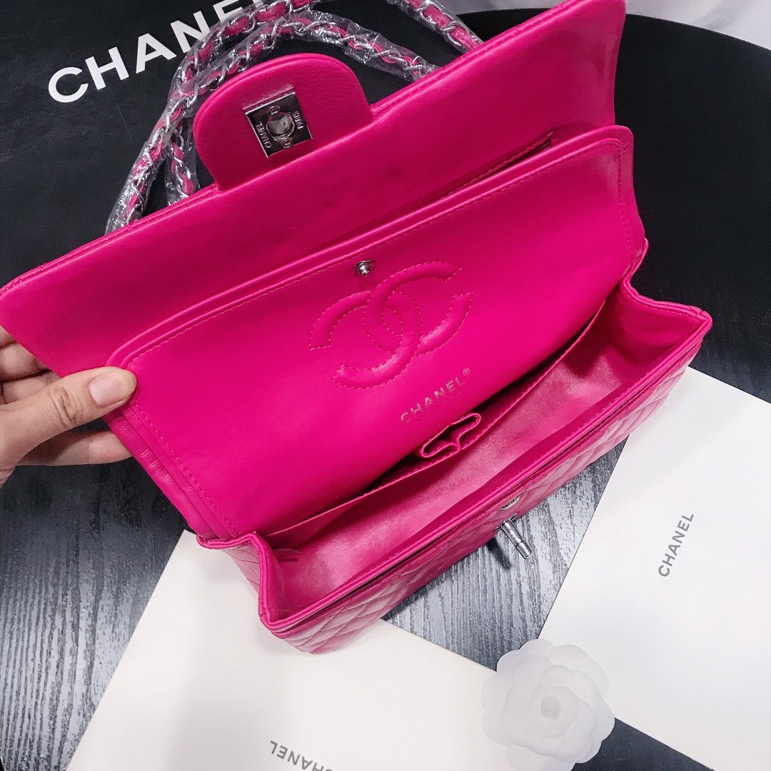 CHANEL Classic Flap Bag