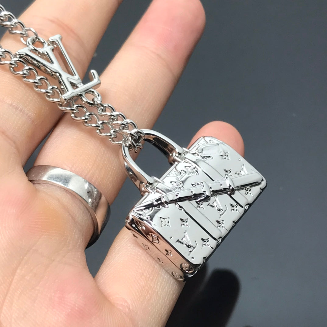 EN – Lux LV Necklaces 030