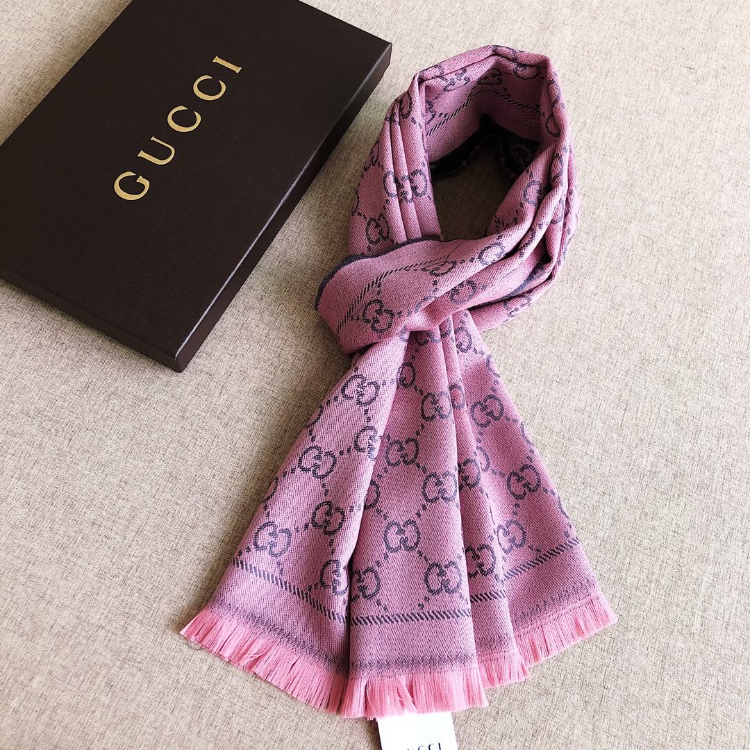 EN – Luxury GCI Scarf 010