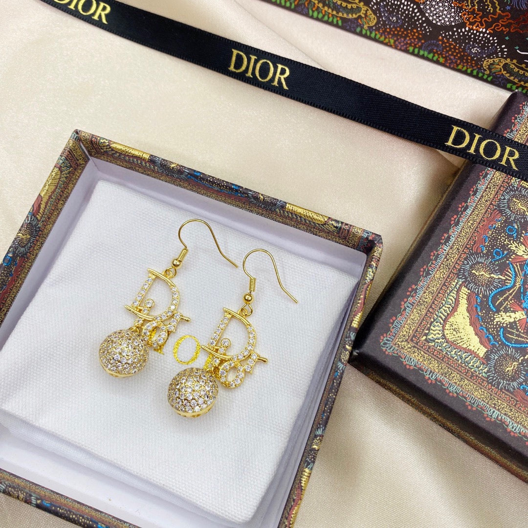 EN – Lux Earring DIR 003