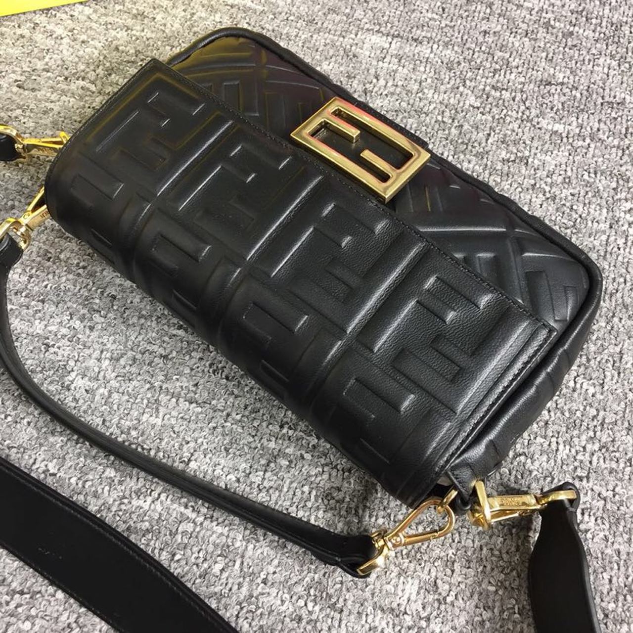 FI Baguette Nappa Black For Women, Women’s Handbags, Shoulder And Crossbody Bags 10.6in/27cm FF 8BR600A72VF15ZW
