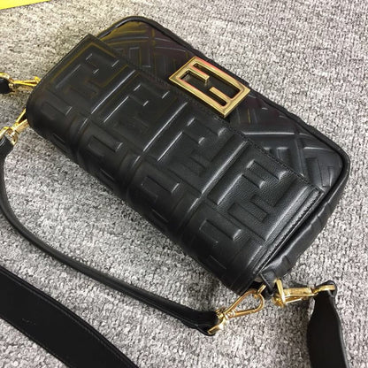 FI Baguette Nappa Black For Women, Women’s Handbags, Shoulder And Crossbody Bags 10.6in/27cm FF 8BR600A72VF15ZW