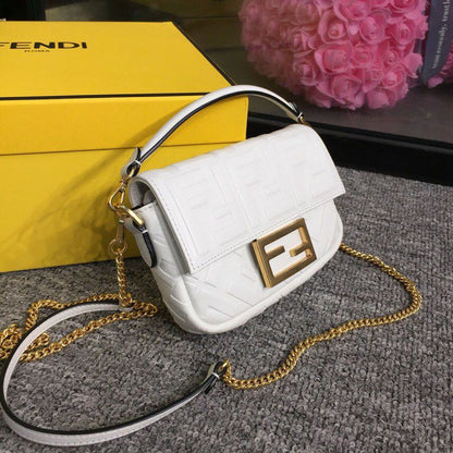 FI Baguette Nappa White For Women, Handbags, Shoulder And Crossbody Bags 7.4in/19cm FF 8BS017A72VF15AO