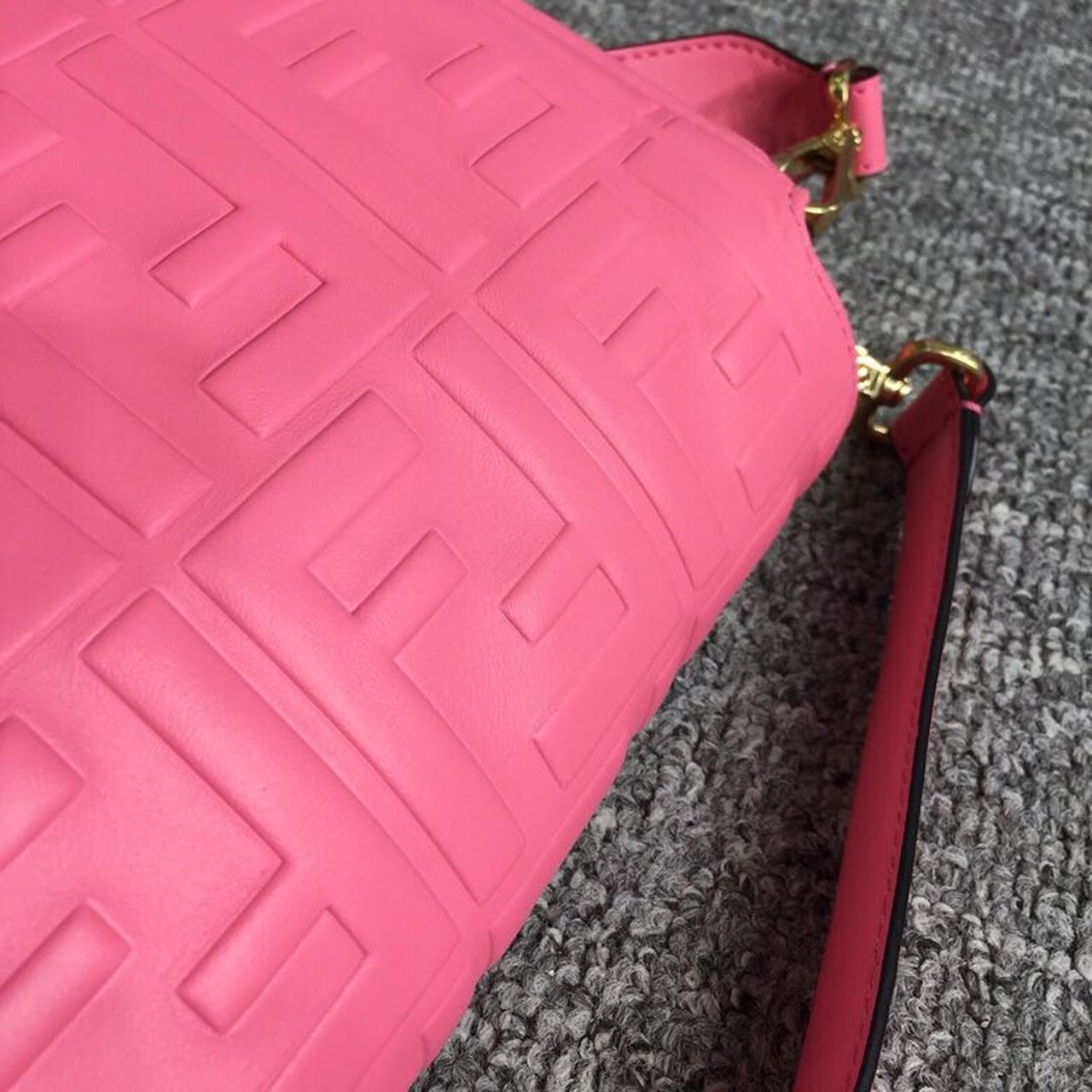 FI Baguette Nappa Pink For Women, Handbags, Shoulder And Crossbody Bags 10.6in/27cm FF 8BR600