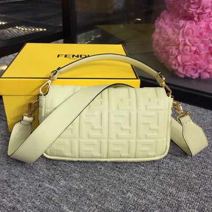 FI Baguette Nappa Cream For Women, Handbags, Shoulder And Crossbody Bags 10.6in/27cm FF 8BR600