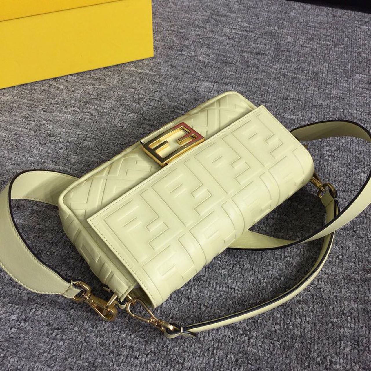 FI Baguette Nappa Cream For Women, Handbags, Shoulder And Crossbody Bags 10.6in/27cm FF 8BR600