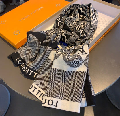 EN – Luxury LUV Scarf 008