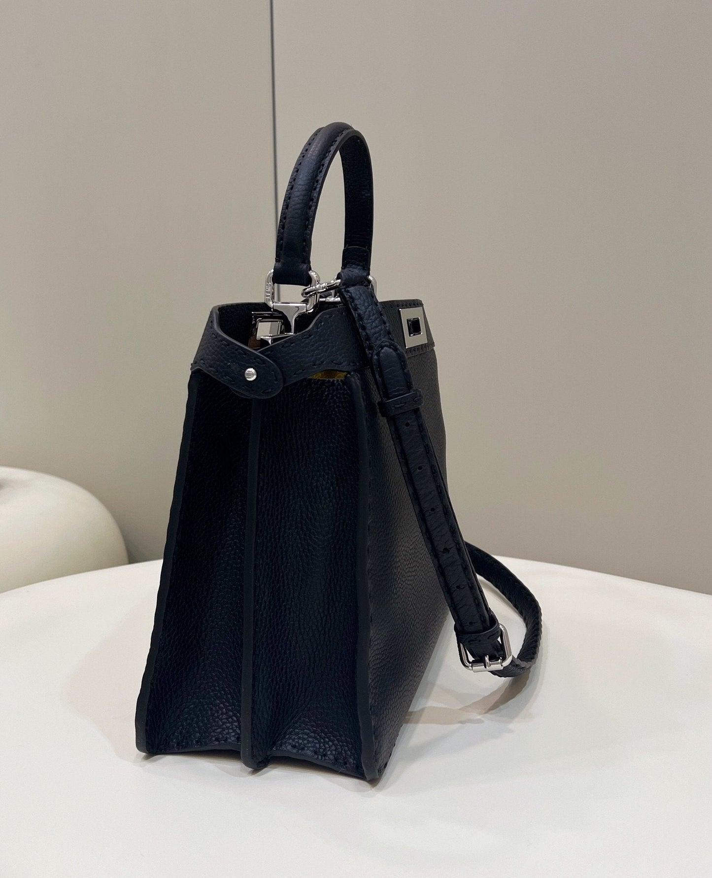 FI Peekaboo ISeeU Medium Black For Women, Handbags, Shoulder Bags 13.1in/33.5cm FF