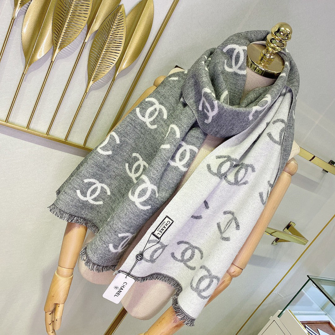 EN – Luxury CHL Scarf 012