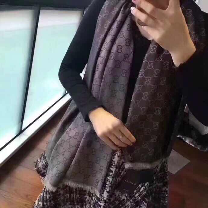 EN – Luxury LUV Scarf 022