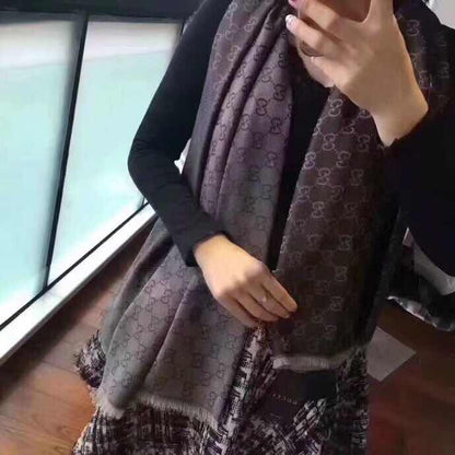 EN – Luxury LUV Scarf 022