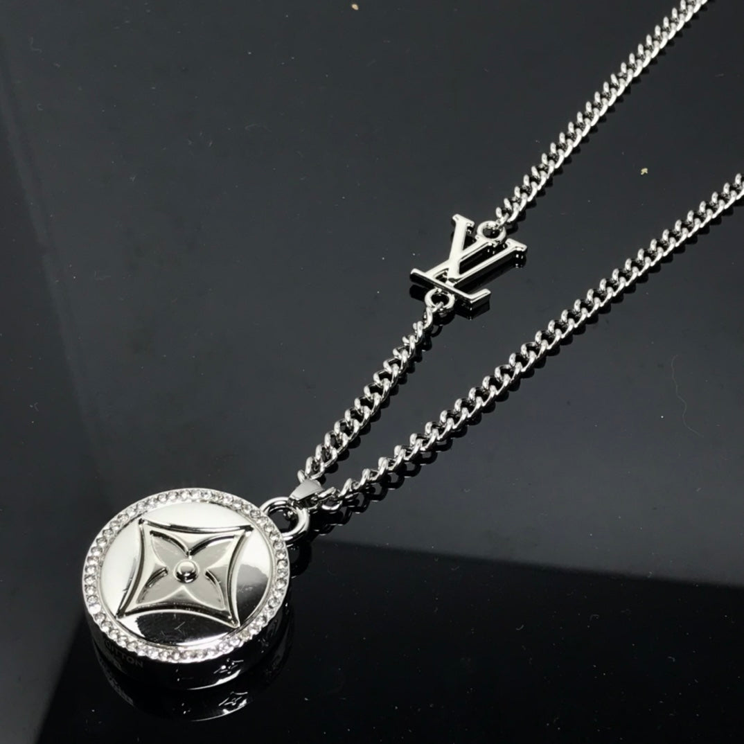 EN – Lux LV Necklaces 029