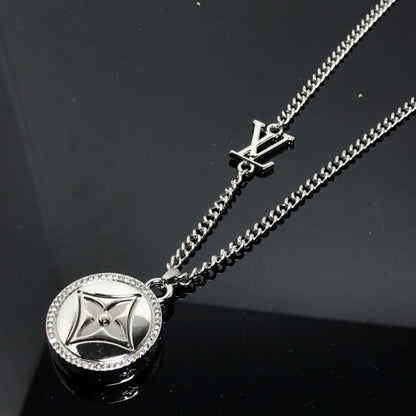 EN – Lux LV Necklaces 029
