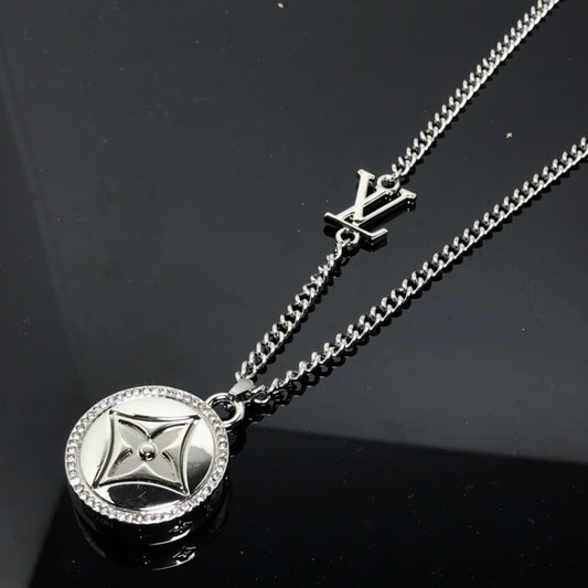 EN – Lux LV Necklaces 029