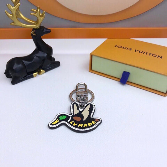 EN – Lux Keychains LUV 011