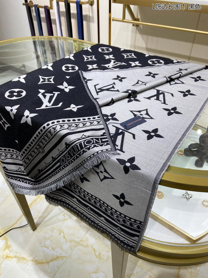 EN – Luxury LUV Scarf 005