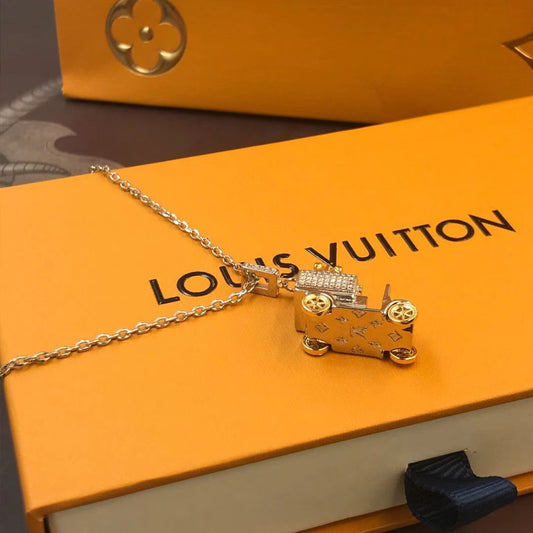 EN – Lux LV Necklaces 091