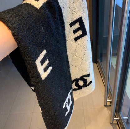 EN – Luxury CHL Scarf 008