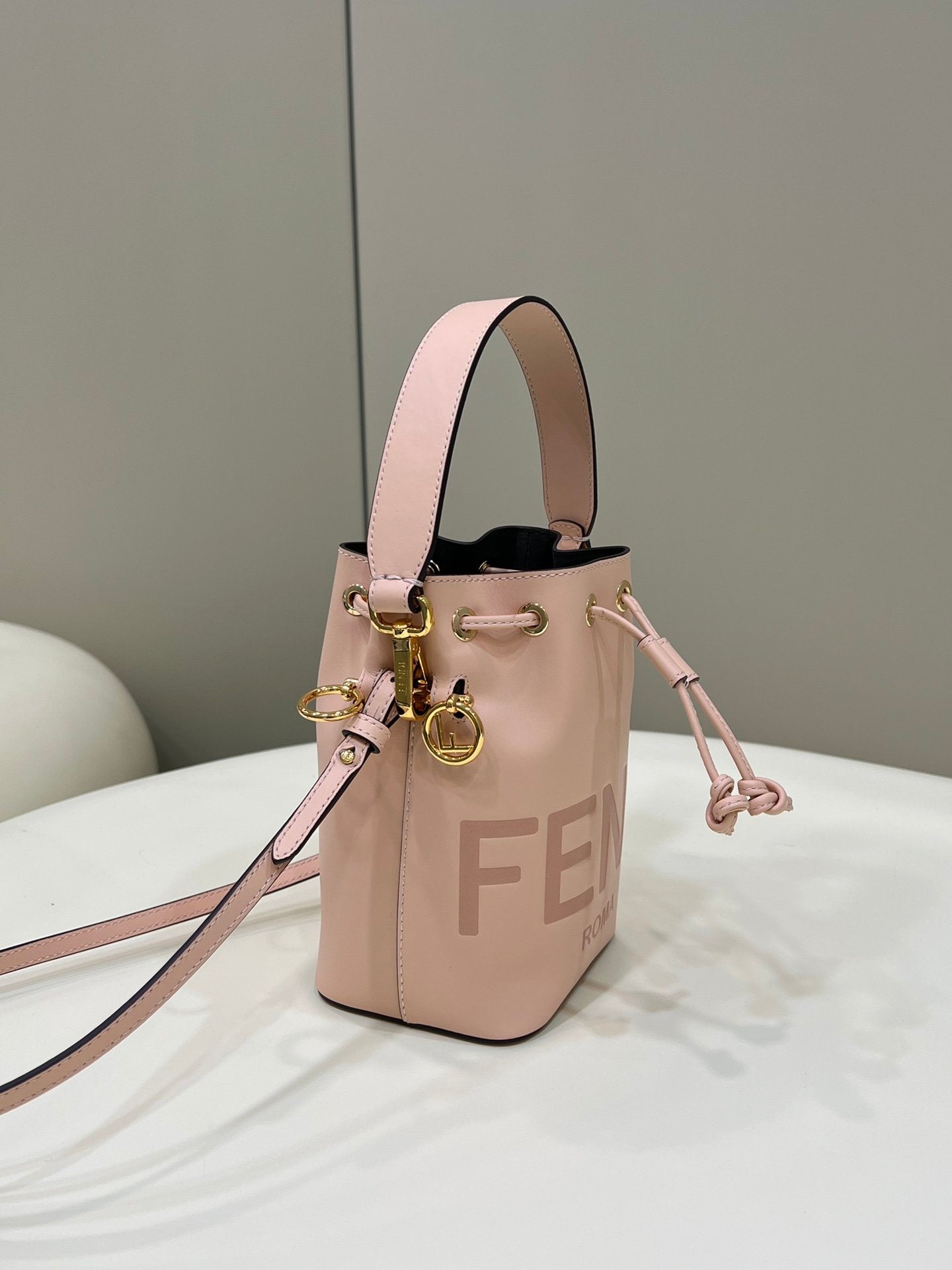 FI Mon Tresor Pale Pink For Women, Handbags, Shoulder And Crossbody Bags 7.1in/18cm FF 8BS010AC9LF14N1