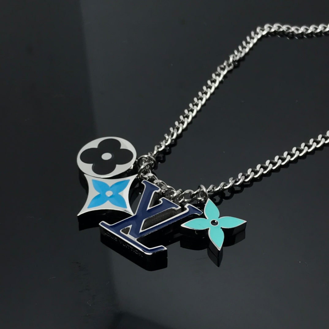 EN – Lux LV Necklaces 037